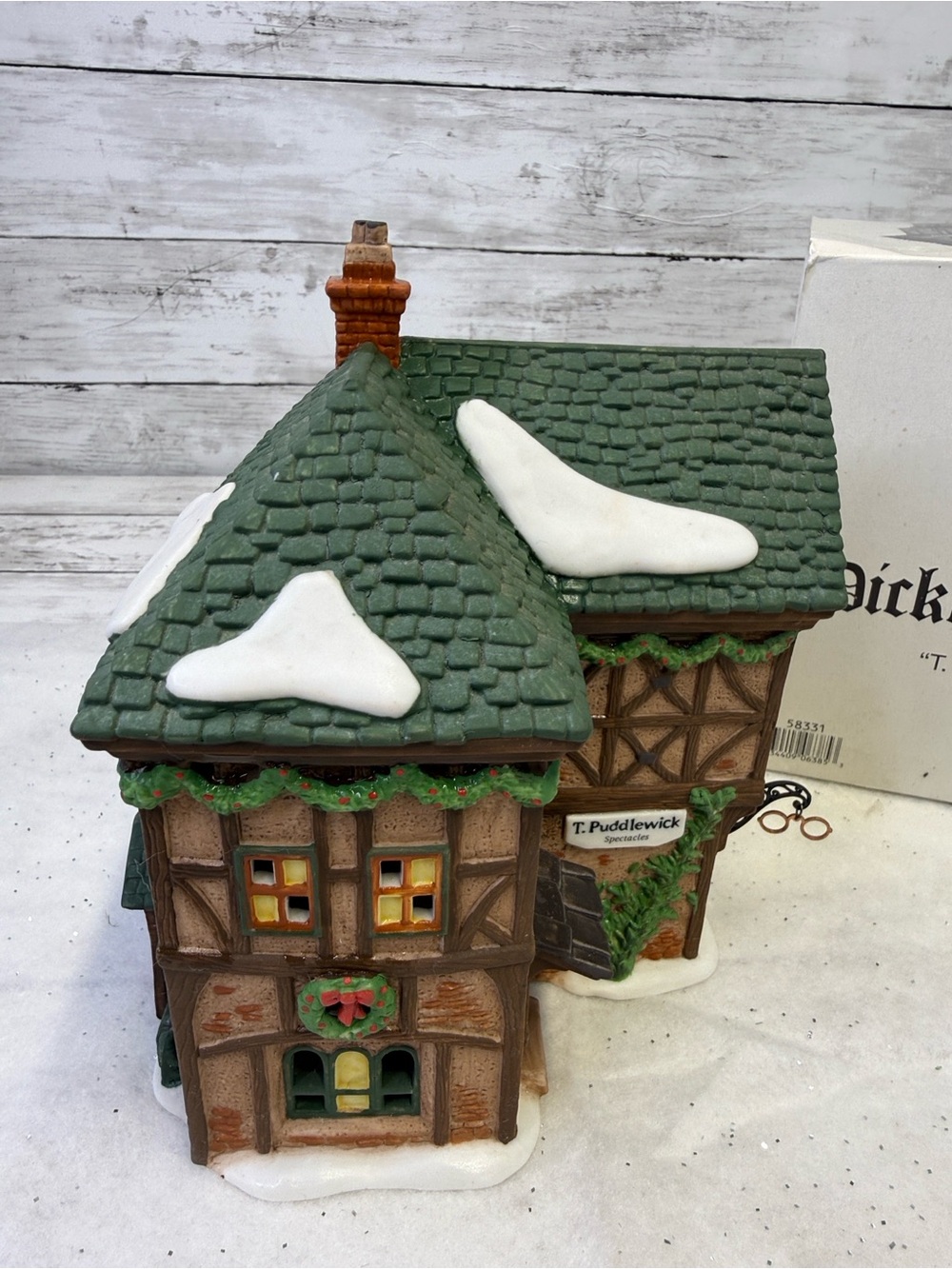 Dept 56 Heritage Village T. Puddlewick Spectacle Shop 58331 W/box & Light - Picture 9 of 10
